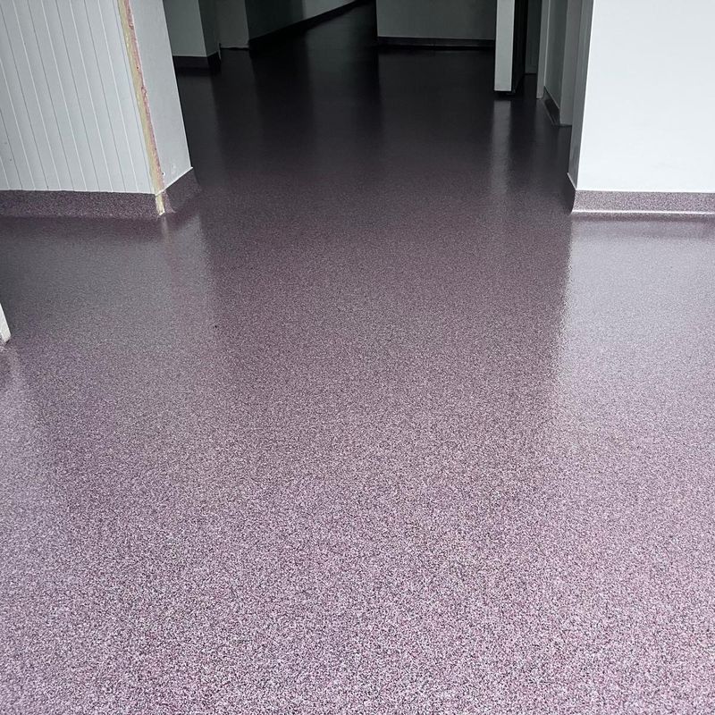 Pavimento com aplicação de revestimento Epóxi com Quartzo Colorido