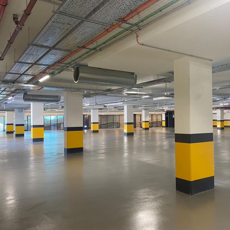 Pavimento com aplicação de revestimento Epóxi Anti-derrapante